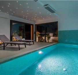 4 Bedroom Luxury Beachfront Villa with Large Outdoor & Indoor Heated Pools near Omis, Sleeps 10.